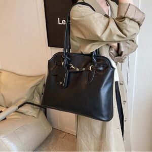 Huskycatshop brief bag